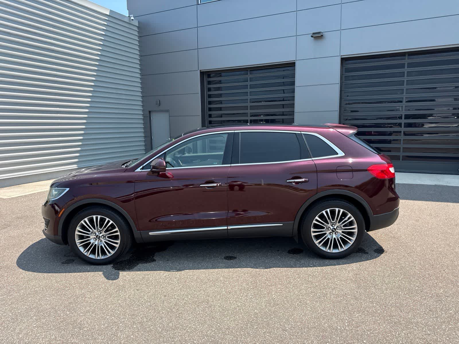 Thumbnail: 2017 Lincoln MKX - 2