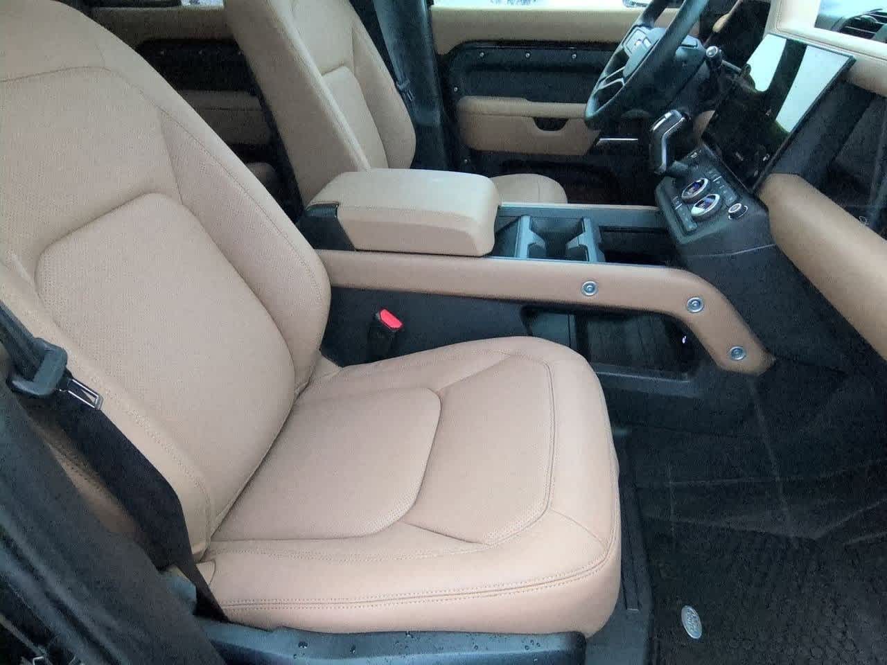 Thumbnail: 2025 Land Rover Defender - 23