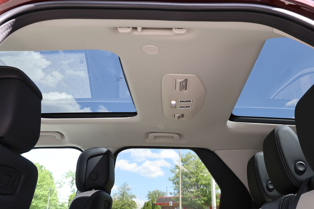 2026 Land Rover Discovery Gemini Edition - Photo 10