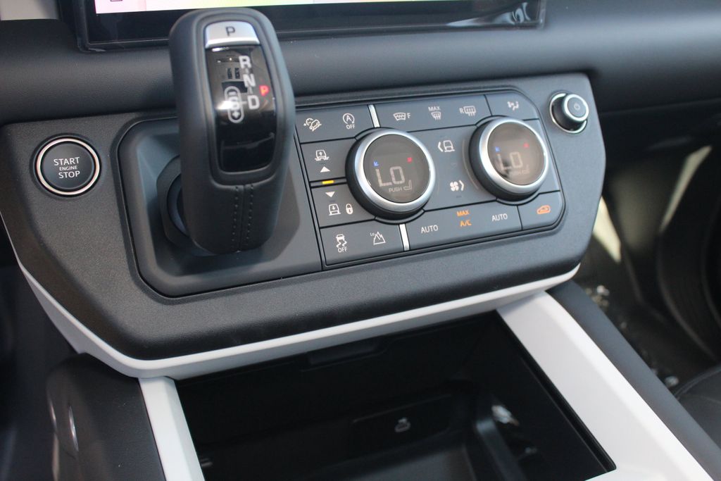 2025 Land Rover Defender S - Photo 15