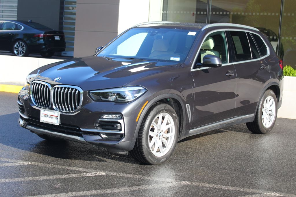 2021 BMW X5 xDrive45e's photo
