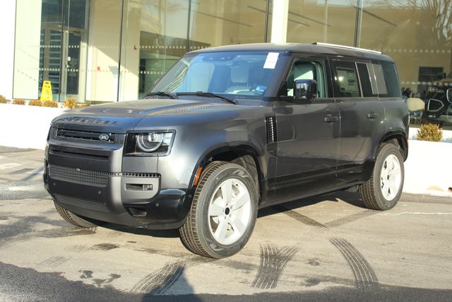 2026 Land Rover Defender 110 X-Dynamic SE P400's photo