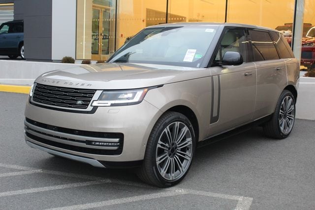 2026 Land Rover Range Rover SE's photo