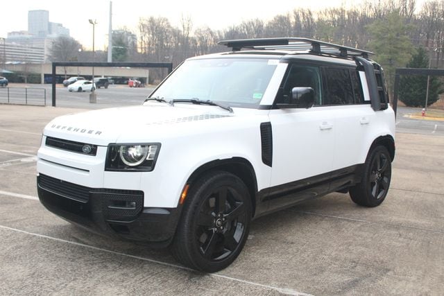 2025 Land Rover Defender X-Dynamic SE's photo