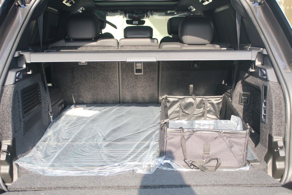 2026 Land Rover Range Rover SE - Photo 12