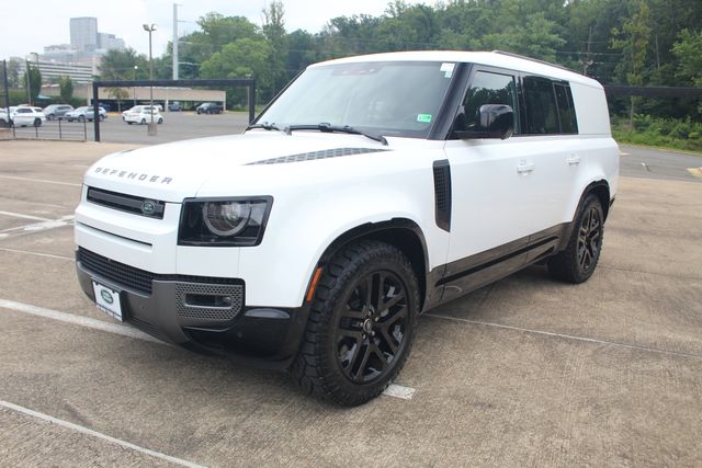 2024 Land Rover Defender Outbound's photo