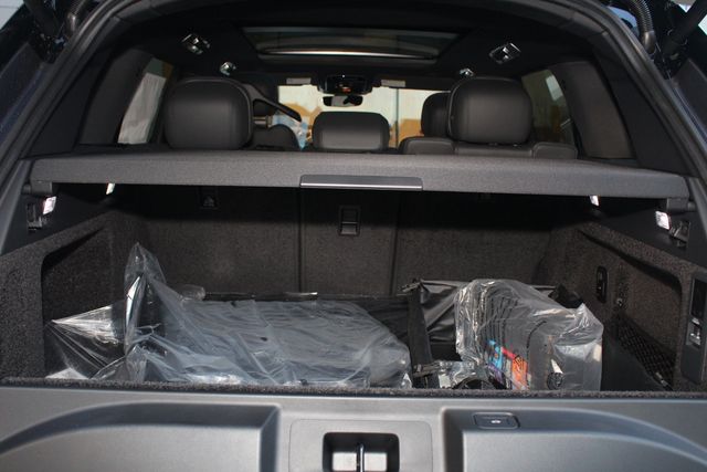 2026 Land Rover Range Rover SE - Photo 12