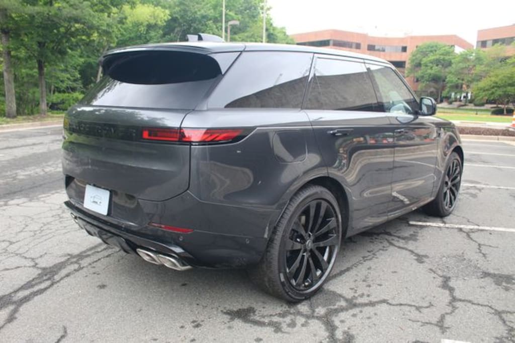 New 2025 Land Rover Range Rover Sport Dynamic SE SUV