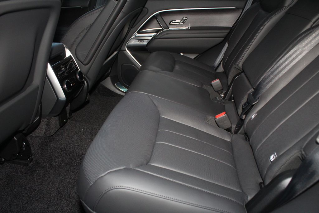 2026 Land Rover Range Rover SE - Photo 19