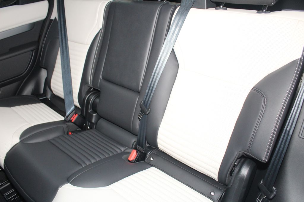 2026 Land Rover Discovery Gemini Edition - Photo 38
