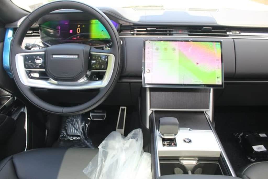 New 2025 Land Rover Range Rover SE SUV