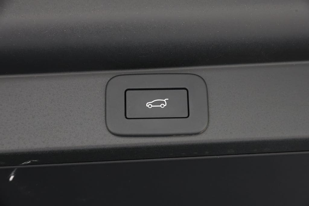 2026 Land Rover Range Rover SE - Photo 10