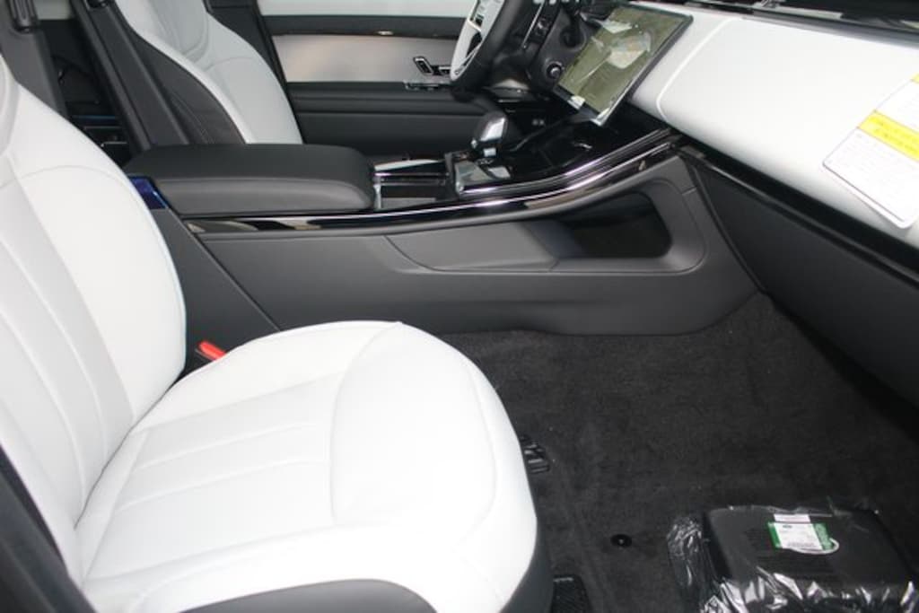 New 2026 Land Rover Range Rover Sport Dynamic SE SUV