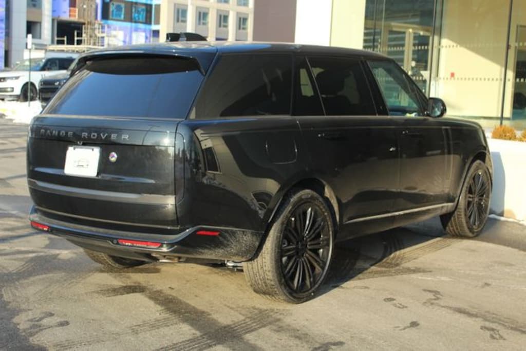 New 2026 Land Rover Range Rover SE SUV
