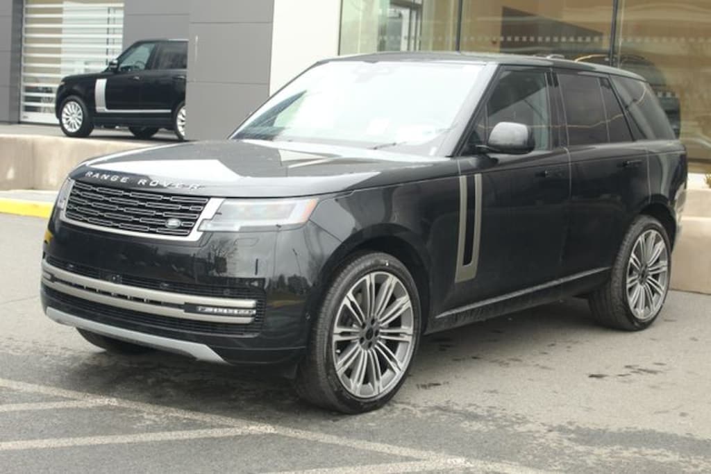 New 2026 Land Rover Range Rover SE SUV
