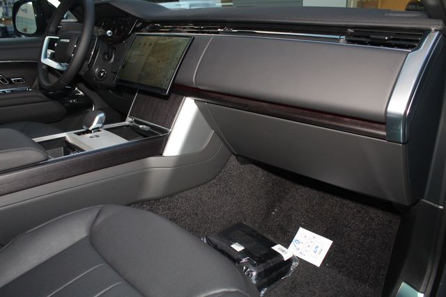 2026 Land Rover Range Rover SE - Photo 24