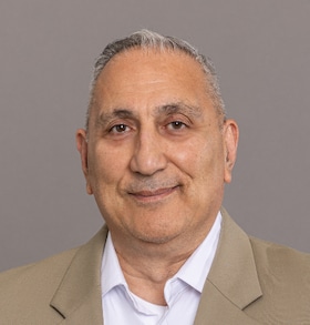 Staff member Andy Moshrefi from ID_b46b848a9487