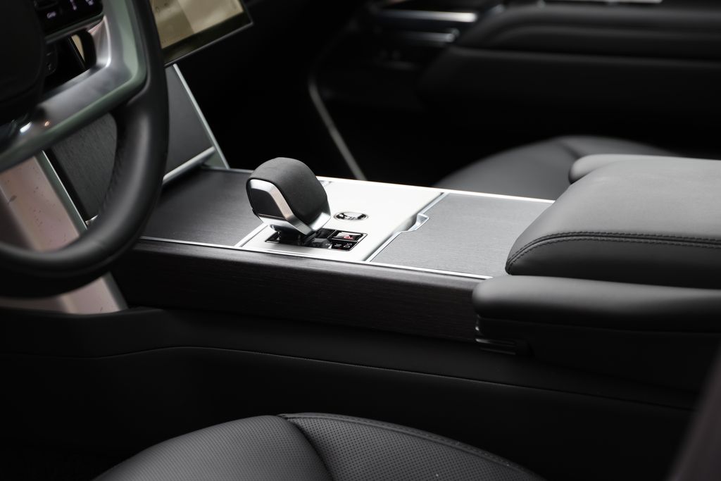 2026 Land Rover Range Rover SE - Photo 14