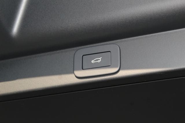 2026 Land Rover Range Rover SE - Photo 13