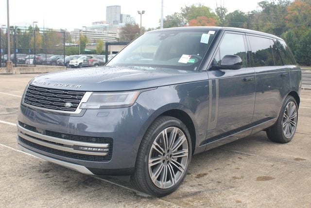 2025 Land Rover Range Rover SE's photo