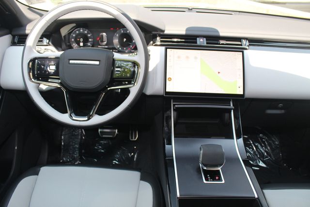 2026 Land Rover Range Rover Velar Dynamic SE