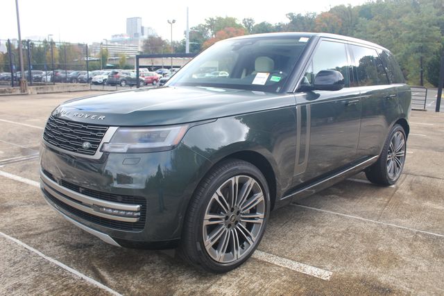 2025 Land Rover Range Rover SE's photo