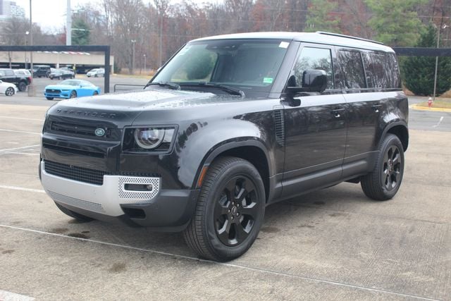 2025 Land Rover Defender S's photo