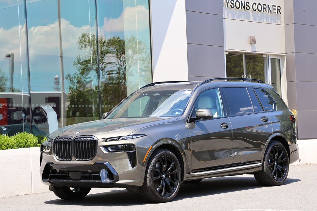 2025 BMW X7 xDrive40i's photo