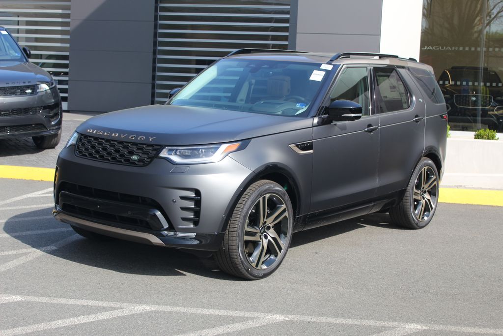 2026 Land Rover Discovery P360 Tempest Edition's photo