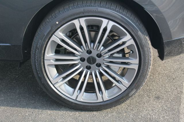 2026 Land Rover Range Rover SE - Photo 9