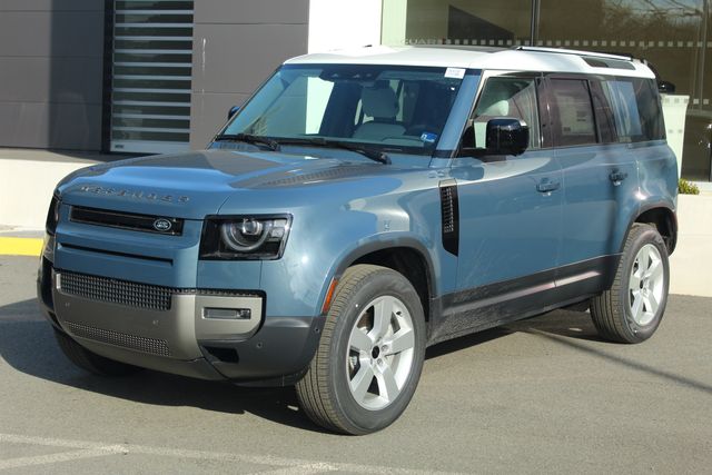 2026 Land Rover Defender 110 S P300's photo