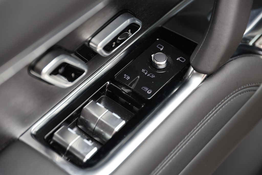 2026 Land Rover Range Rover SE - Photo 15