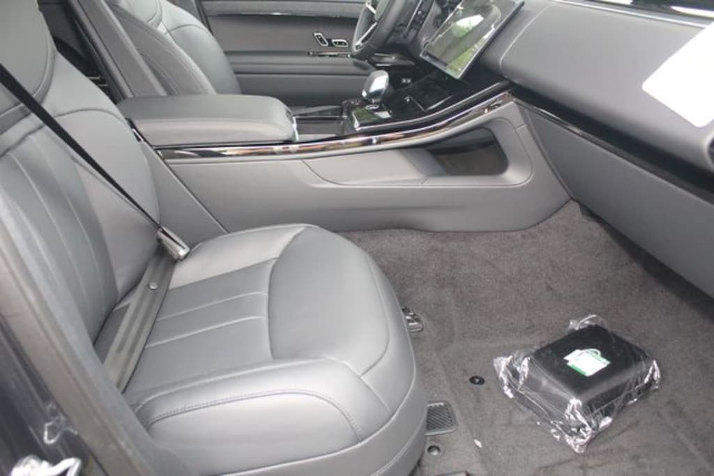 New 2025 Land Rover Range Rover Sport Dynamic SE SUV