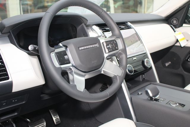 2026 Land Rover Discovery Gemini Edition - Photo 14