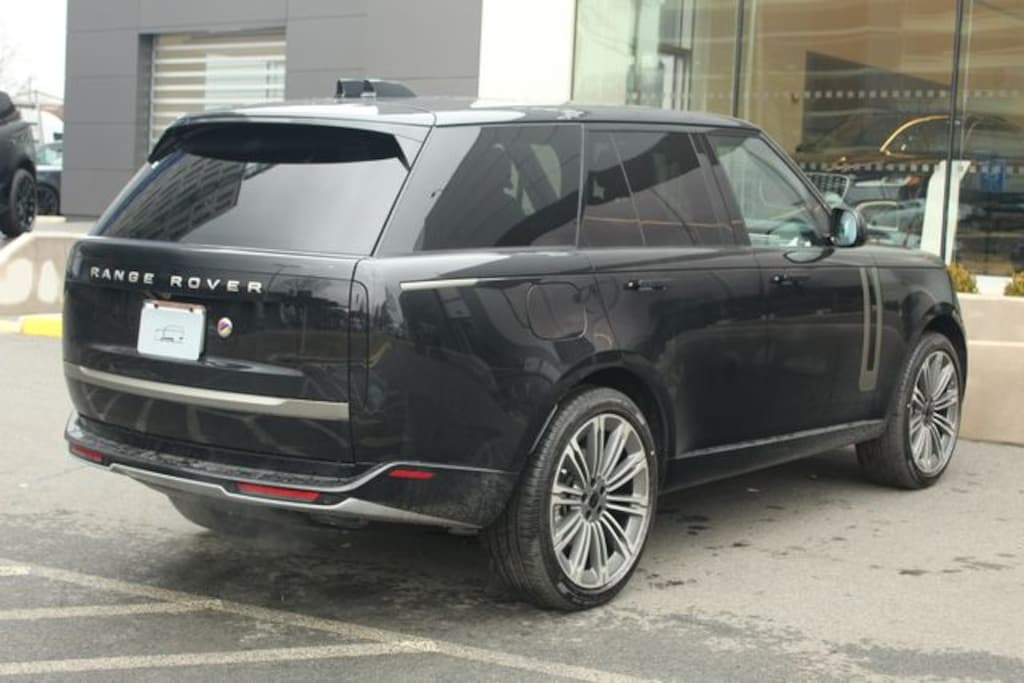 New 2026 Land Rover Range Rover SE SUV