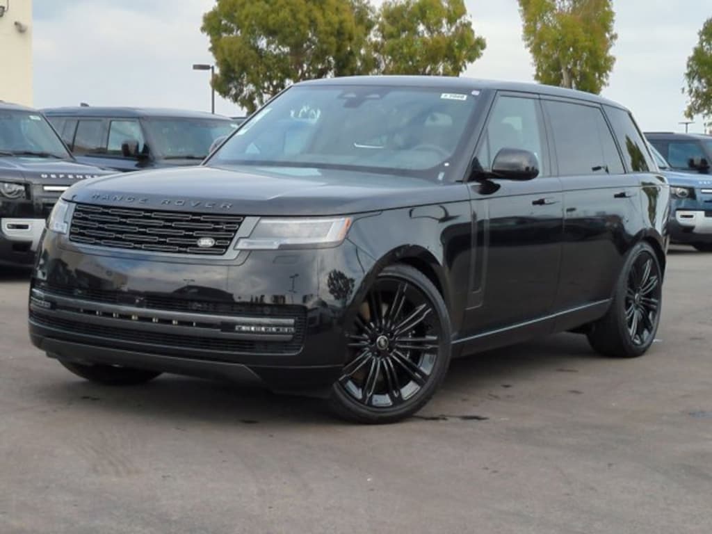 New 2025 Land Rover Range Rover SE SUV