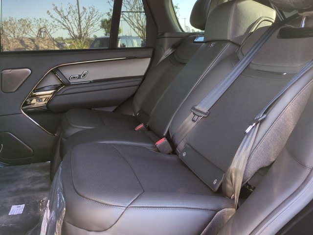 2026 Land Rover Range Rover SV - Photo 23