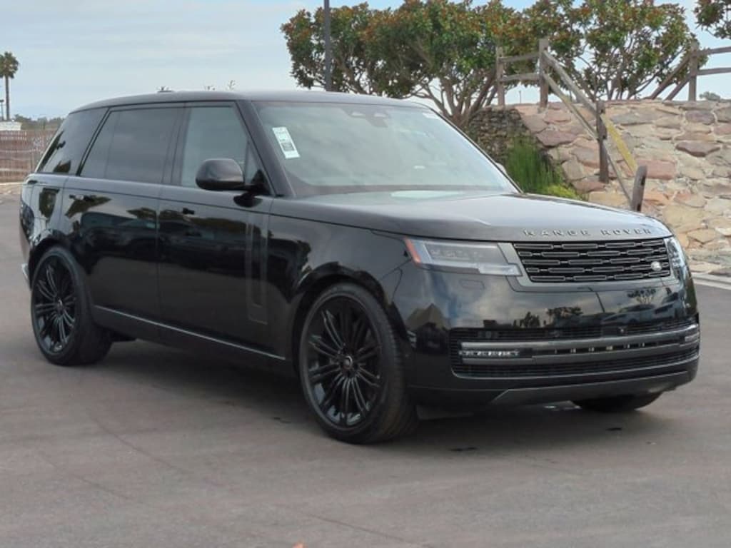New 2025 Land Rover Range Rover SE SUV