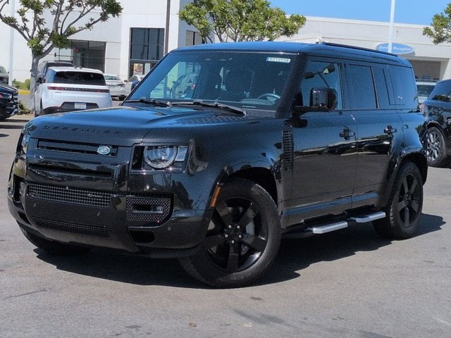 2023 Land Rover Defender X-Dynamic SE's photo