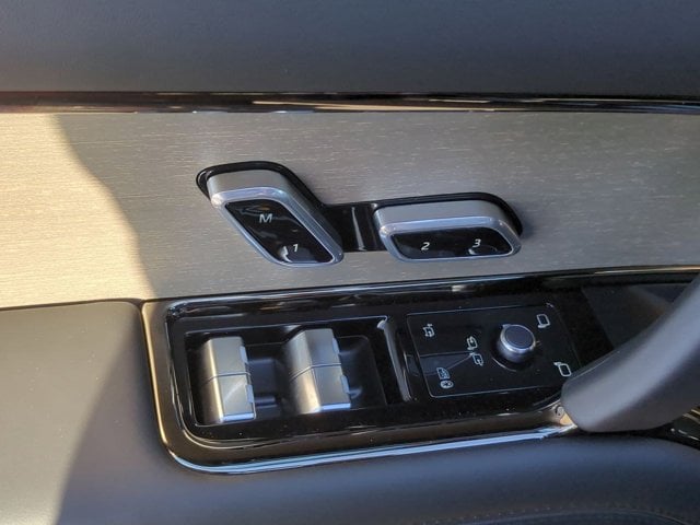 2026 Land Rover Range Rover SV - Photo 21