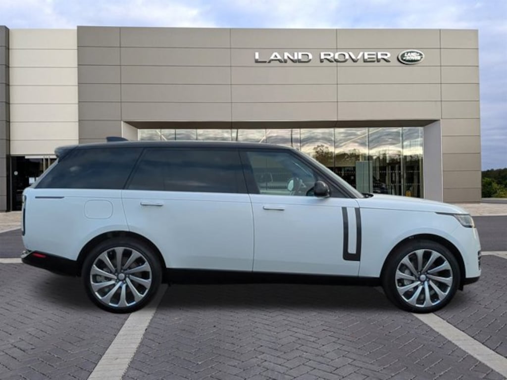New 2025 Land Rover Range Rover SE Sport Utility
