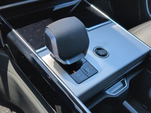 2026 Land Rover Range Rover SE - Photo 18
