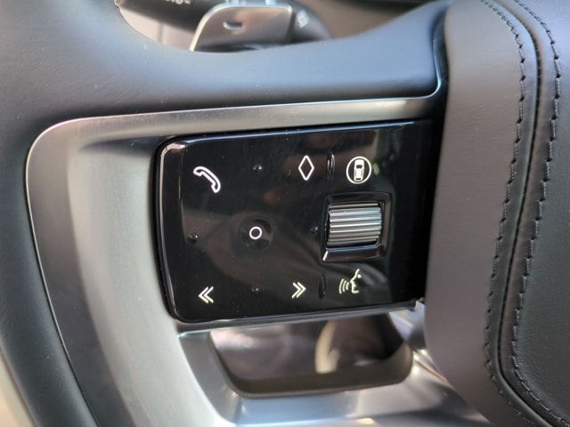2025 Land Rover Range Rover SV - Photo 11