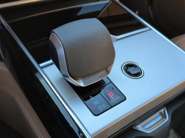 2026 Land Rover Range Rover SE - Photo 18