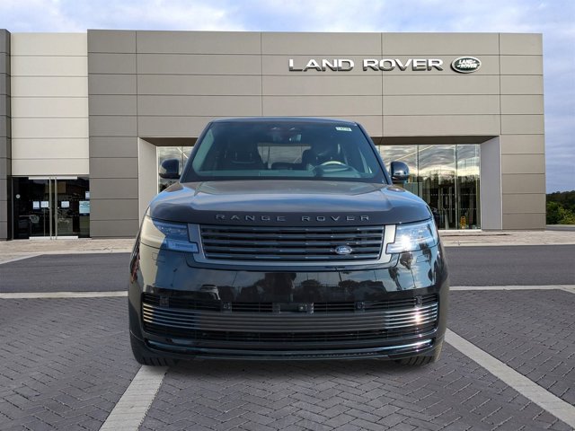 2025 Land Rover Range Rover SV photo 2