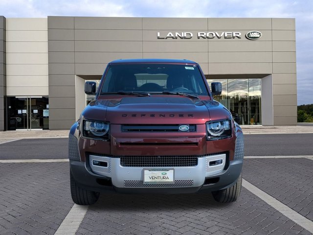 2025 Land Rover Defender S photo 2
