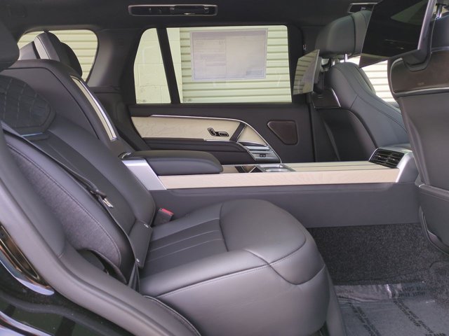 2025 Land Rover Range Rover SV - Photo 26