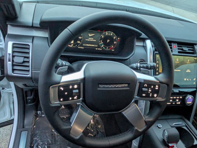 2026 Land Rover Discovery Gemini Edition - Photo 9
