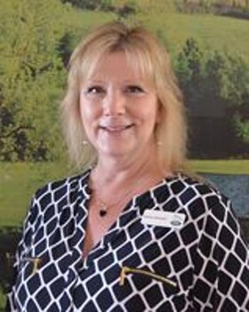 Staff member Kathy Aschoff from ID_37e20e07a7bf