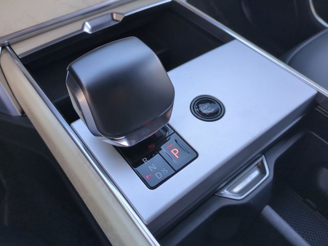 2025 Land Rover Range Rover SV - Photo 18